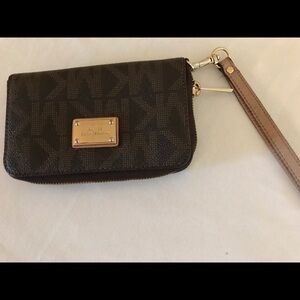 Michael Kors Wallet Clutch Phone Holder Signature